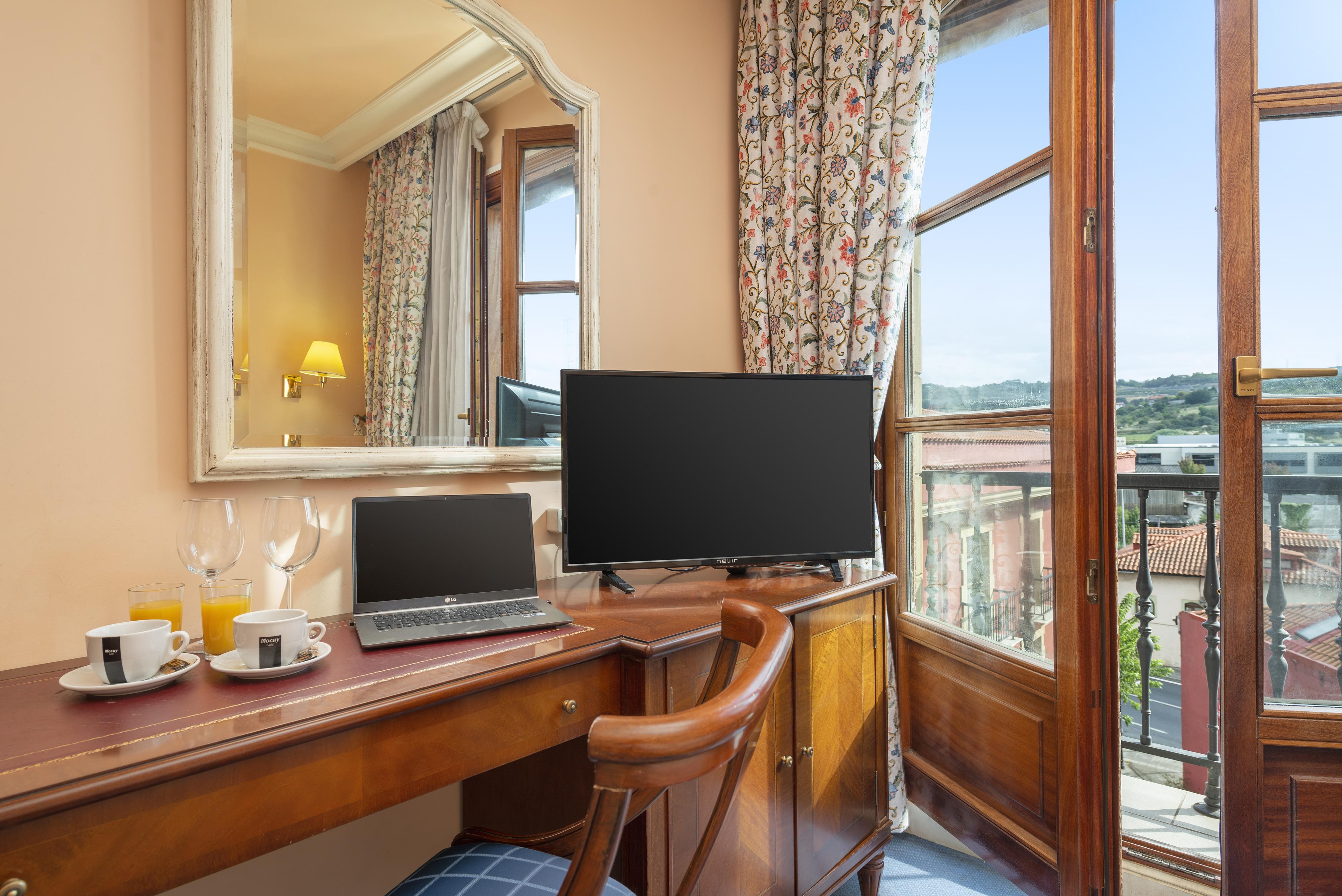 Tryp Bilbao Sondika Hotel Экстерьер фото