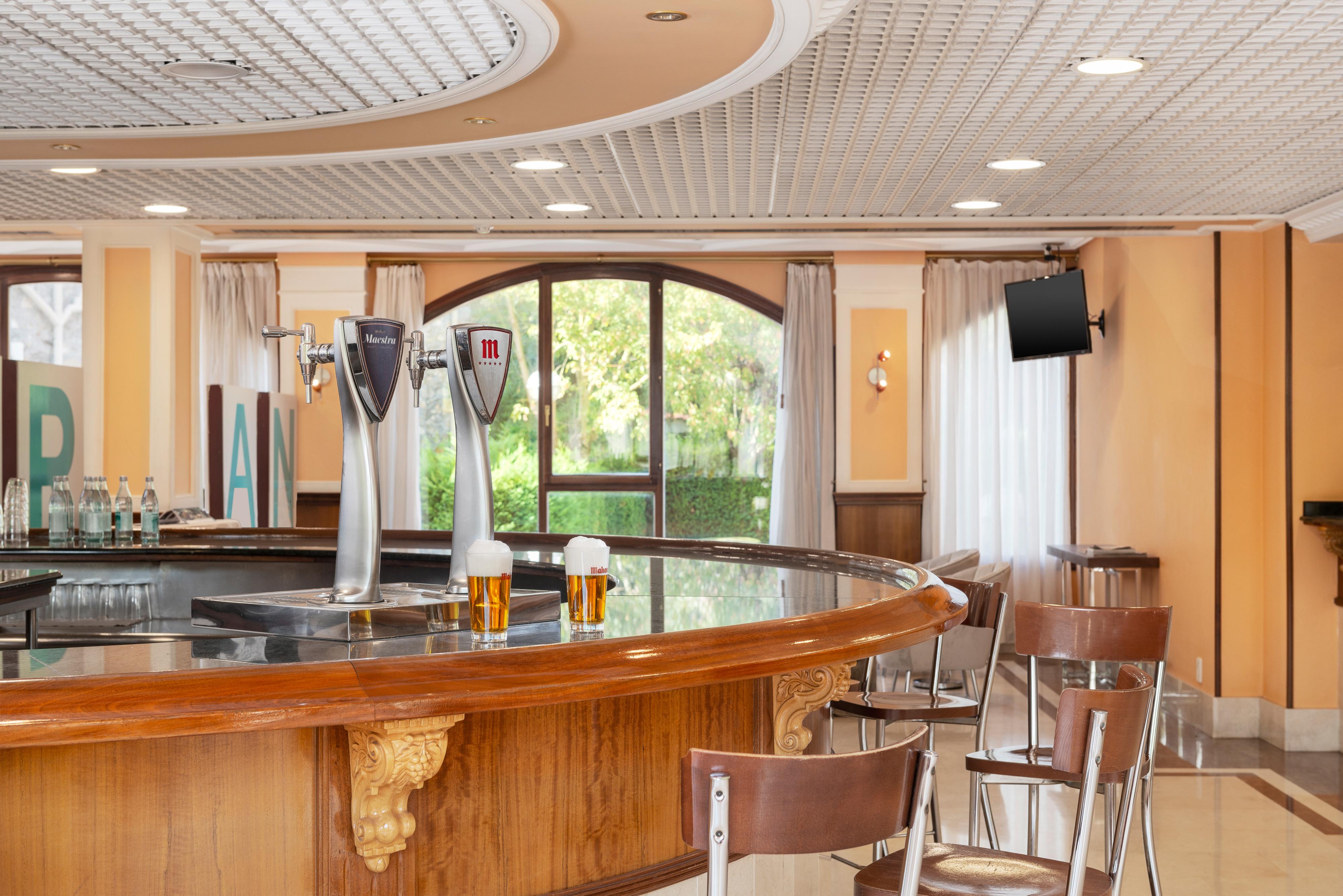 Tryp Bilbao Sondika Hotel Экстерьер фото