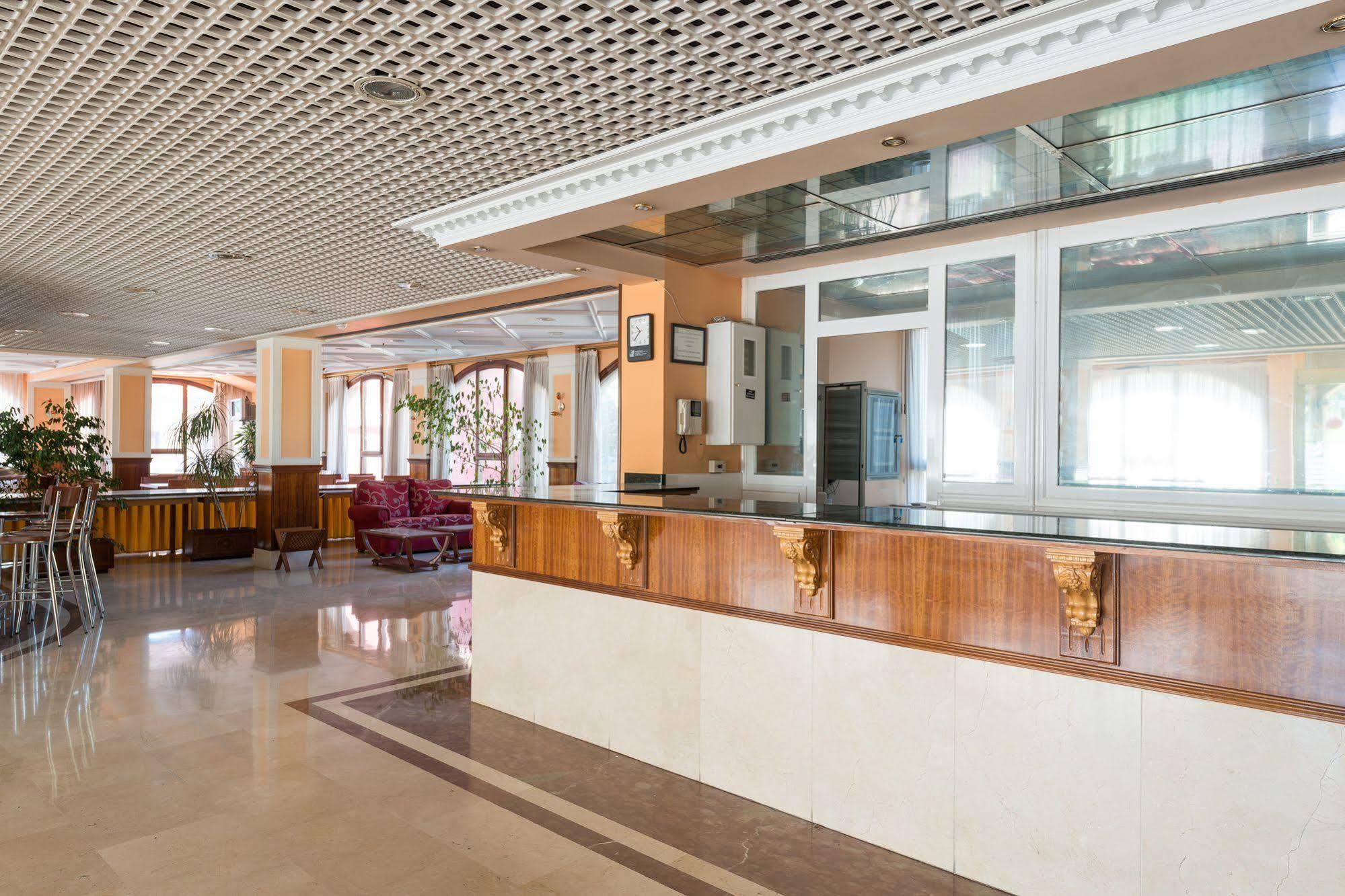Tryp Bilbao Sondika Hotel Экстерьер фото